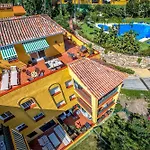 Vivi Homes - Girasol Pool, Golf, View & Terrace شقة *